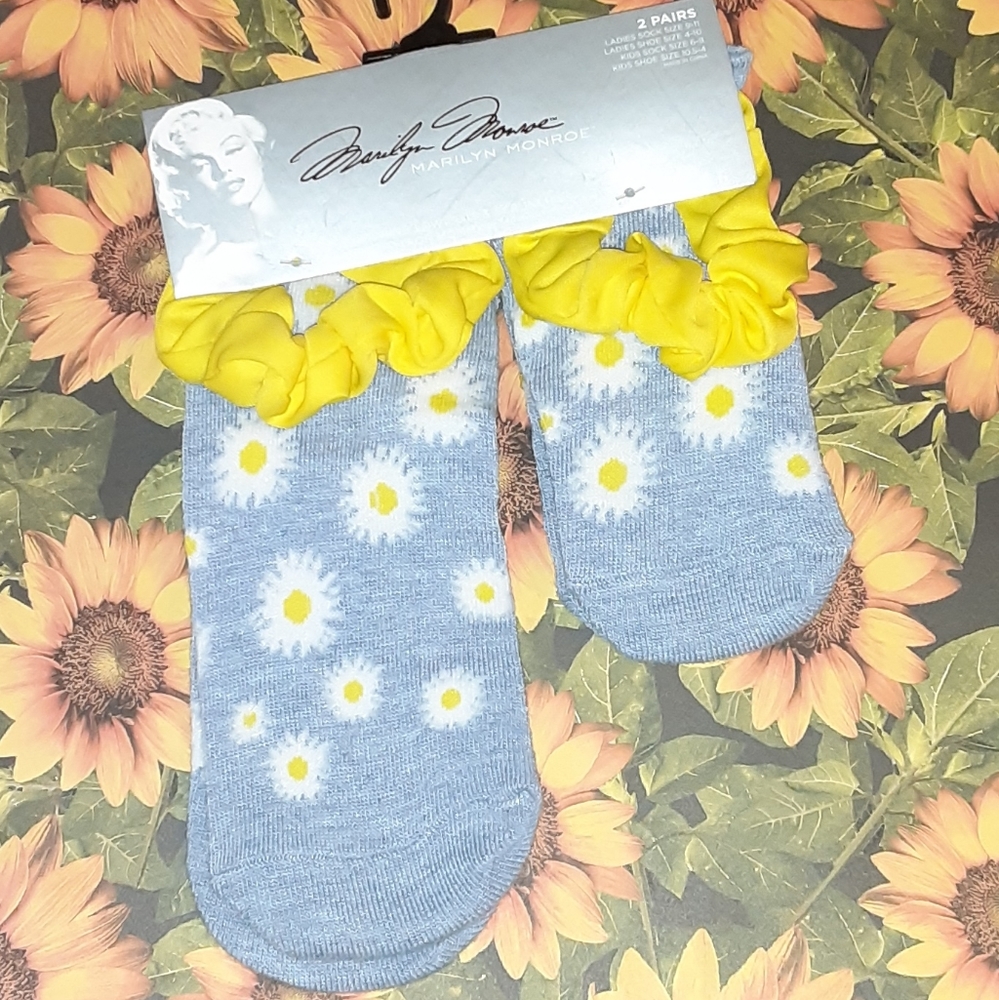 MARILYN MONROE MOMMY & ME SOCK/ SCRUNCHIE …